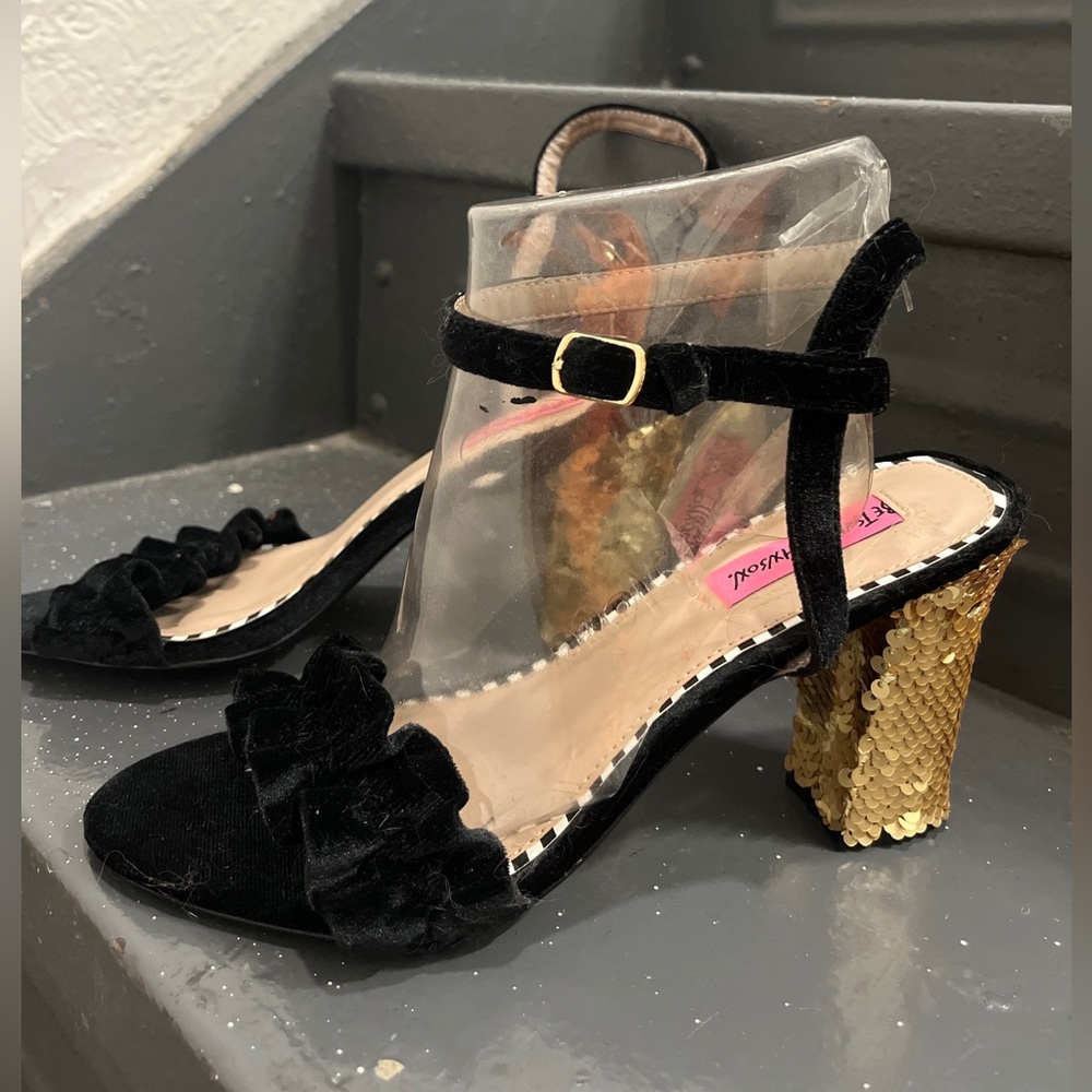 Betsey Johnson Iliana BlackRuffle Ankle Velvet Sequin Block Heels Size 7.5
